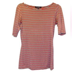 Green envelope Women’s tee M